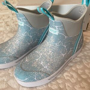 Brand New XtraTuff Boots - Blue Coho Print W8